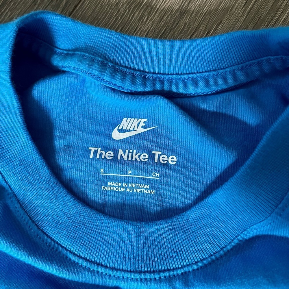 Nike Air Max “The Future is Air” Graphic Tee Blue Small EUC - Picture 5 of 5